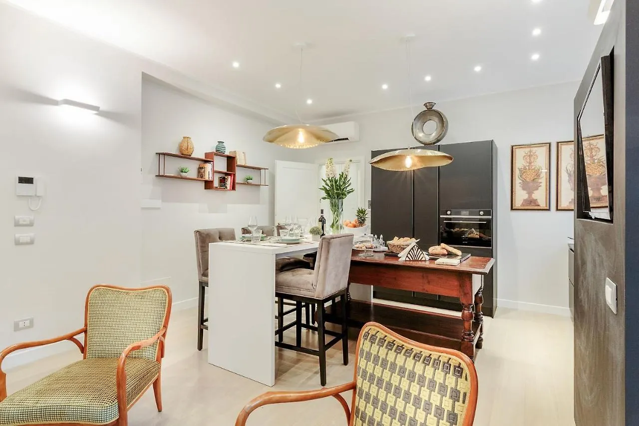 The Palace View Penthouse, Modern Luxury In Lucca Apartment