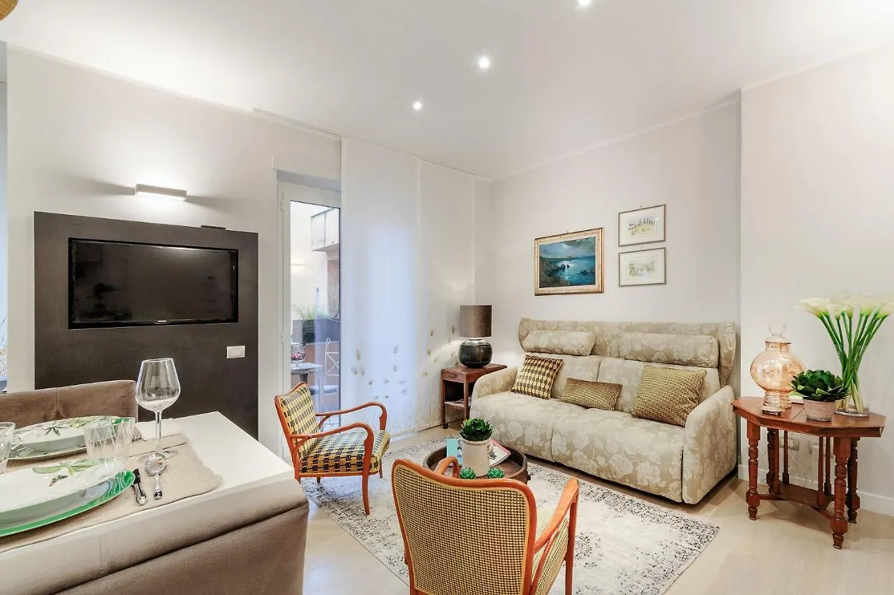 The Palace View Penthouse, Modern Luxury In Lucca Apartment