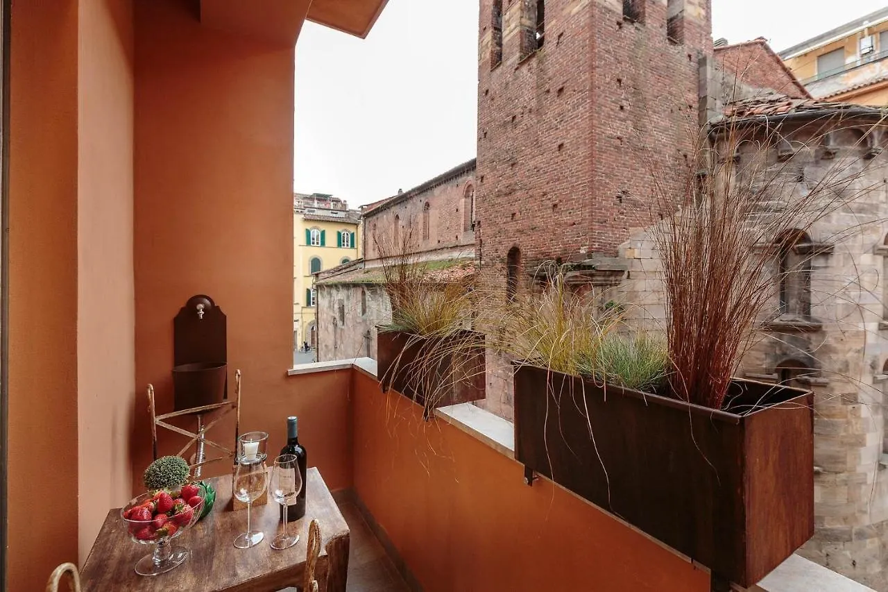 The Palace View Penthouse, Modern Luxury In Lucca