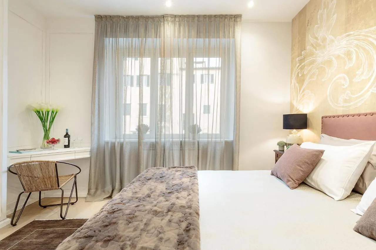 The Palace View Penthouse, Modern Luxury In Lucca 0*,  Italy
