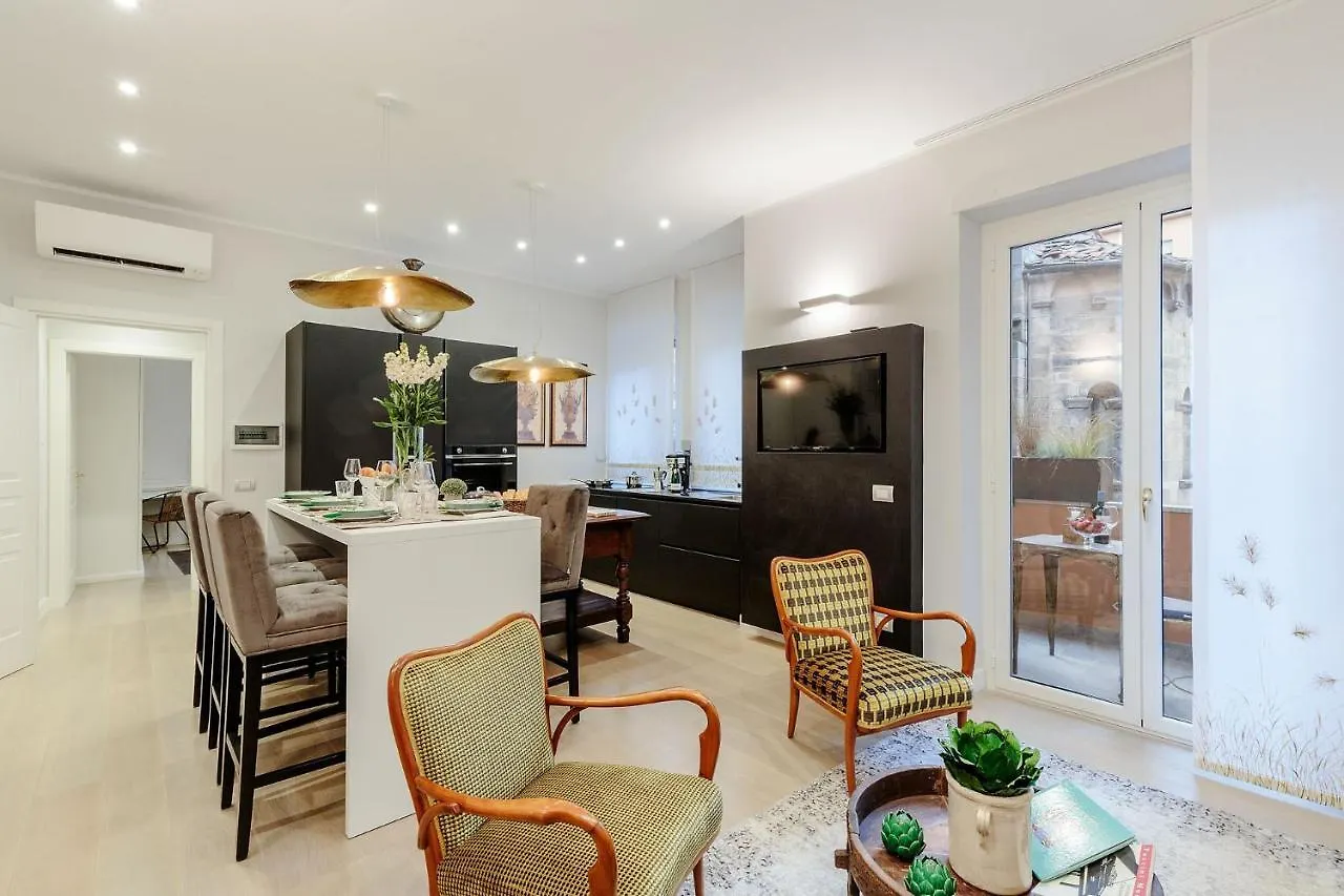 The Palace View Penthouse, Modern Luxury In Lucca Apartment
