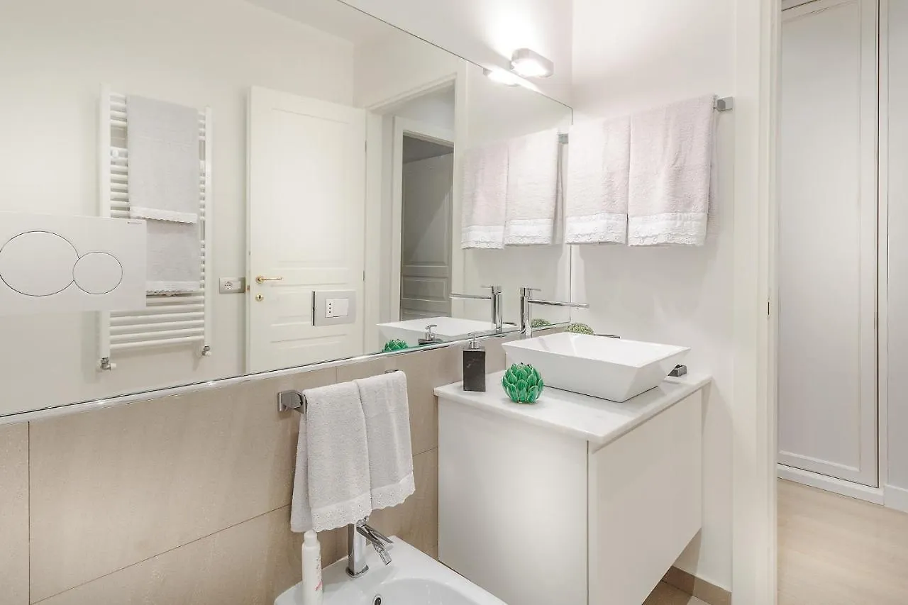 The Palace View Penthouse, Modern Luxury In Lucca