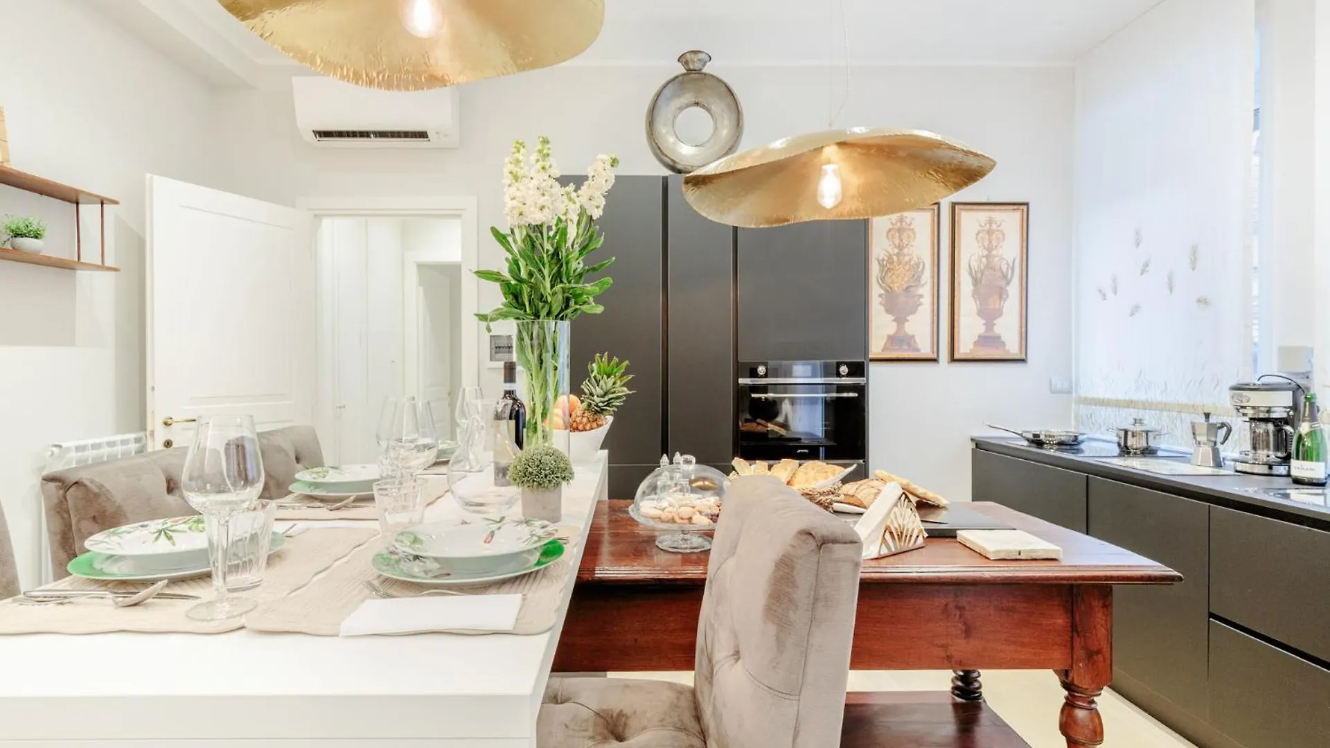 The Palace View Penthouse, Modern Luxury In Lucca Apartment